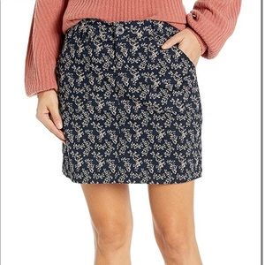 Lee Women’s Mid Rise Skort in Navy Ditsy Floral